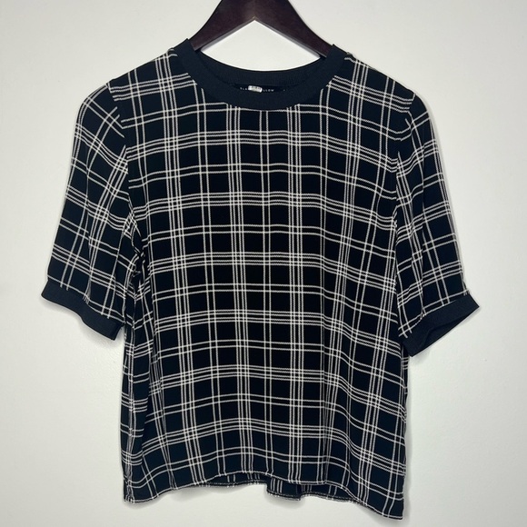 Slate & Willow Black and White Check Short Sleeve Top with Contrast Collar - Picture 1 of 4